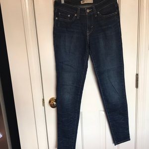 LEVI’S Dark wash Jegging